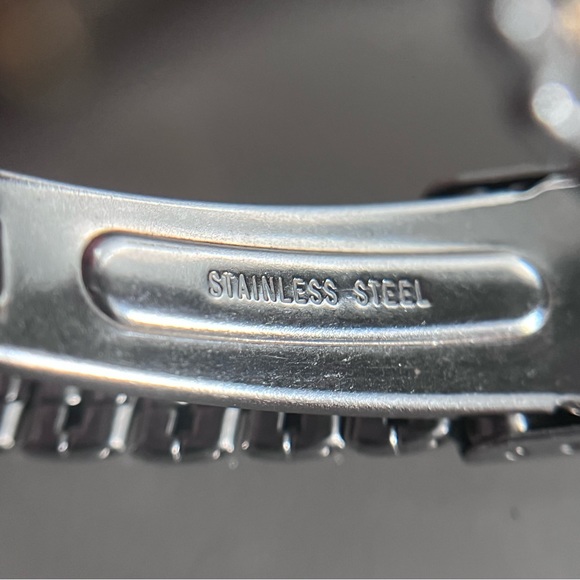 Armitron Ladies Silver Gold Tone Watch - AS IS - Picture 7 of 12